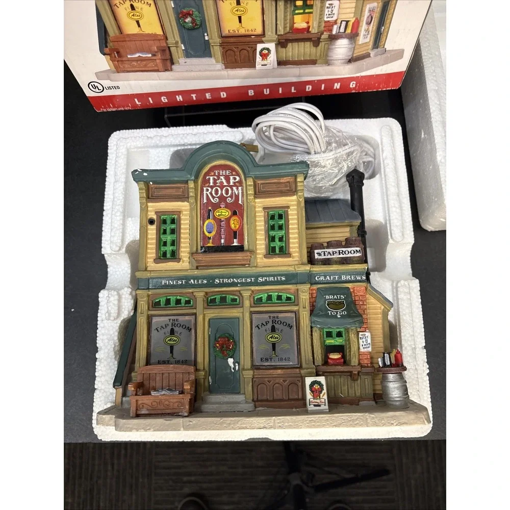 Lemax~Coventry Cove~The Tap Room~Lighted Building~NIB~2012